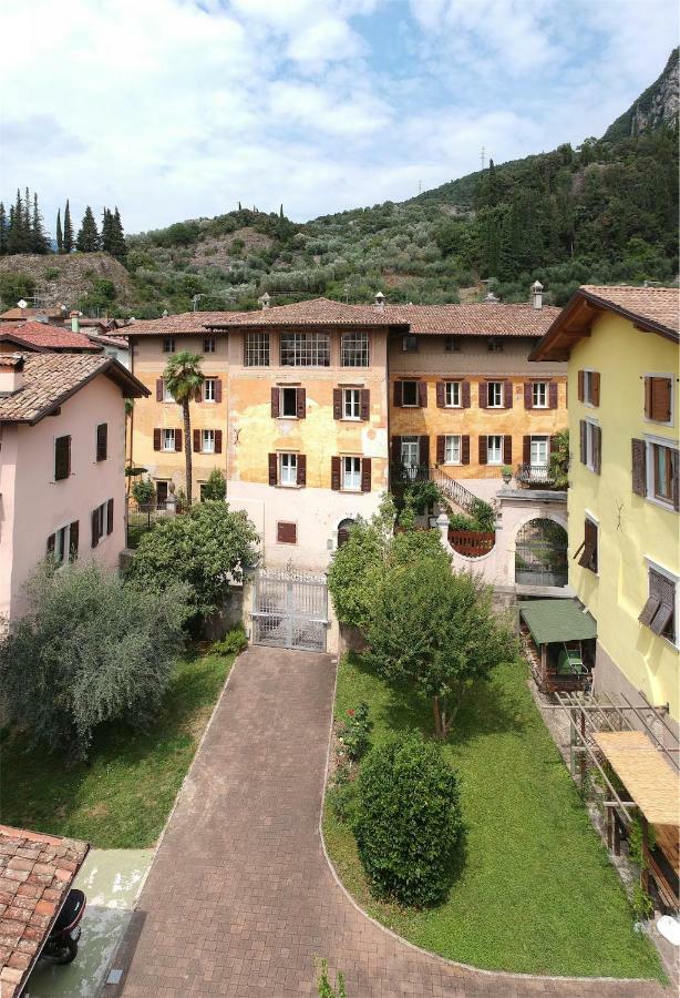 Dimora Storica Caproni Apartment Арко Екстериор снимка