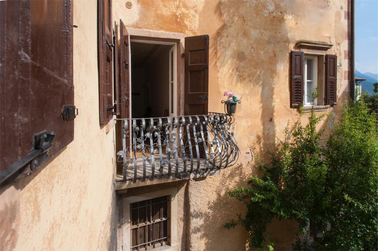 Dimora Storica Caproni Apartment Арко Екстериор снимка