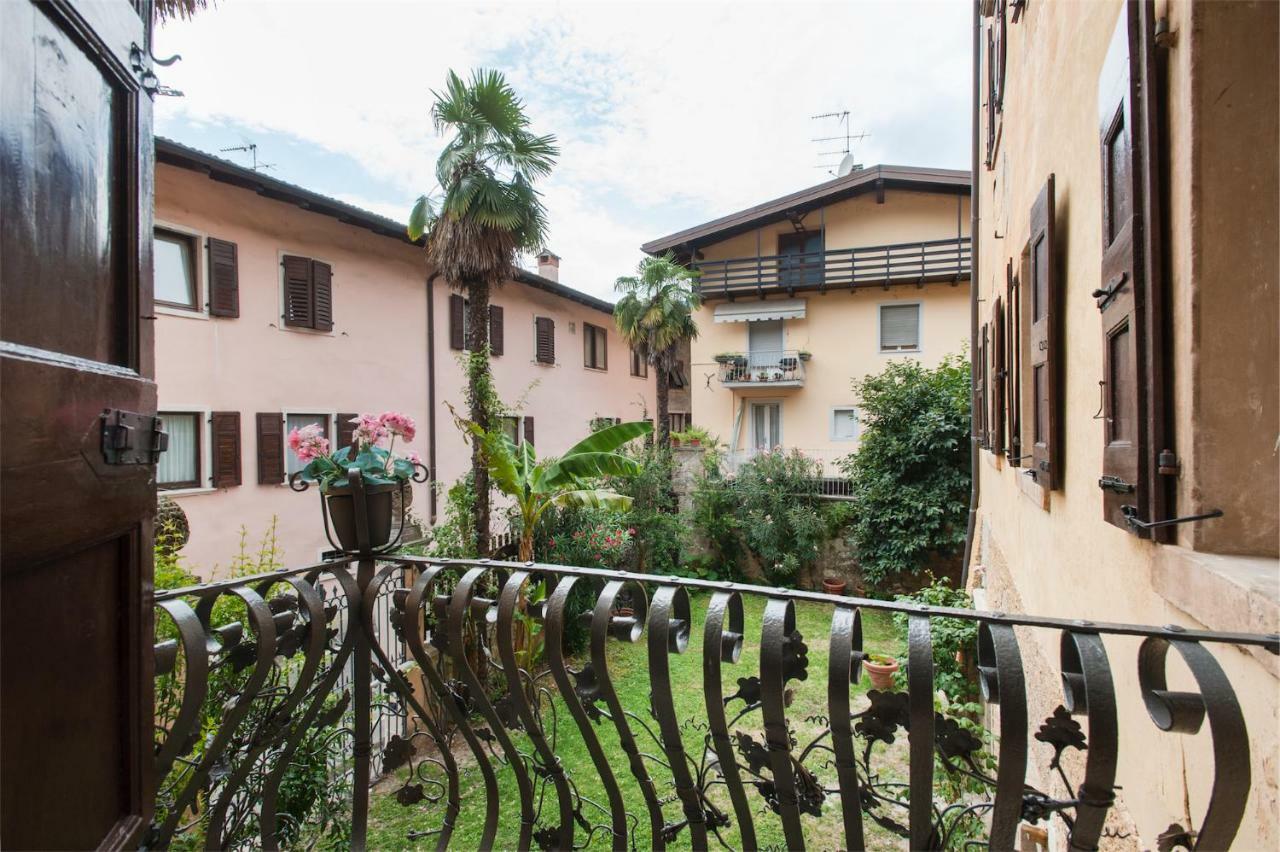 Dimora Storica Caproni Apartment Арко Екстериор снимка